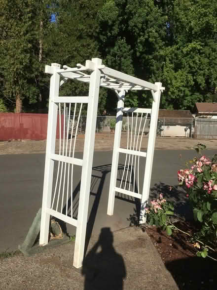 Photo of free White Arbor - large (Keizer Terrace green) #2