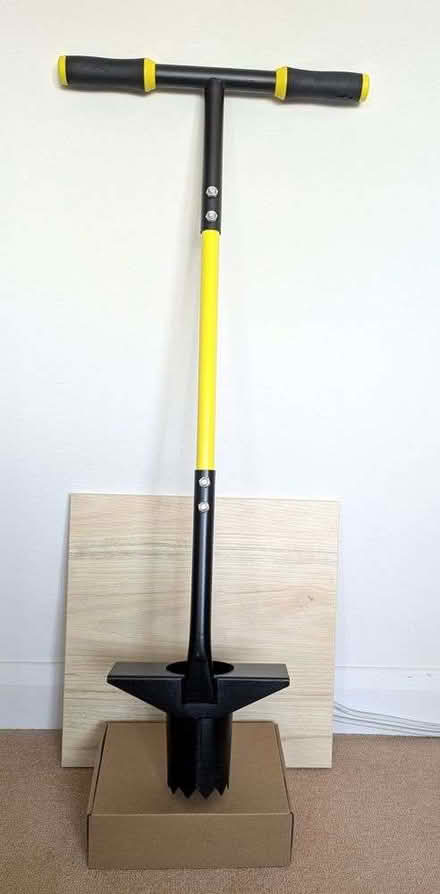 Photo of free Long Handle Bulb Planter (Lee SE12) #1