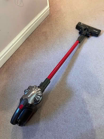 Photo of free Cordless vacuum (Oxenton GL52) #1