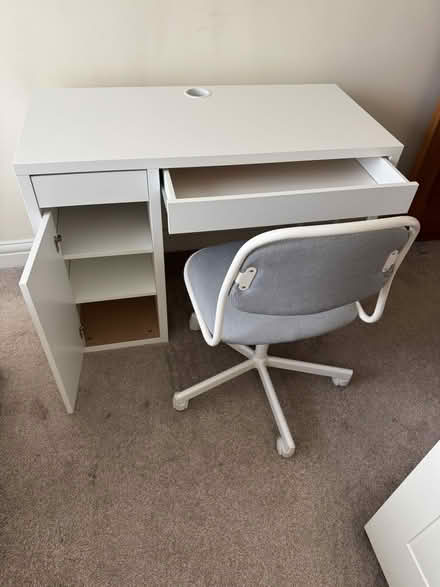 Photo of free Desk & chair (Donnybrook Dublin 4) #1