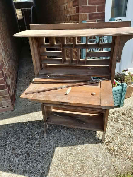 Photo of free Vintage unit needs tlc (Havant PO9) #4