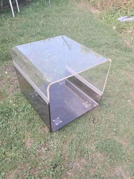 Photo of free Bedside / coffee table (Kennington OX1) #1