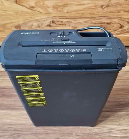 Photo of free Amazon Basics 7-8 Sheet Strip-Cut Paper, Credit Card, CD (Bowerham LA1) #1