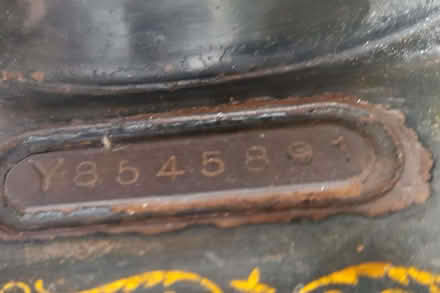 Photo of free Old electric singer sewing machine (Havant PO9) #1