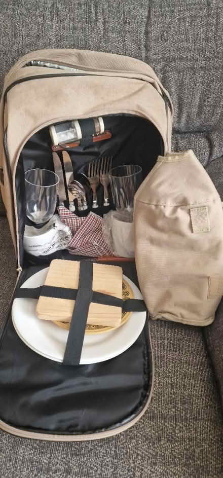 Photo of free Unused picnic ruck sack (Chessington KT9) #1