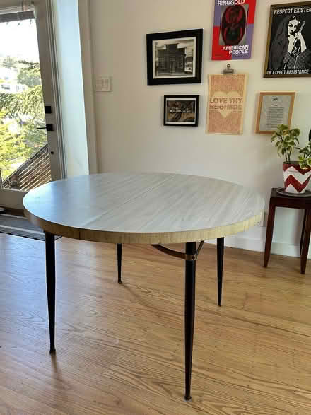 Photo of free Round dining table with leaf (Upper Rockridge) #1