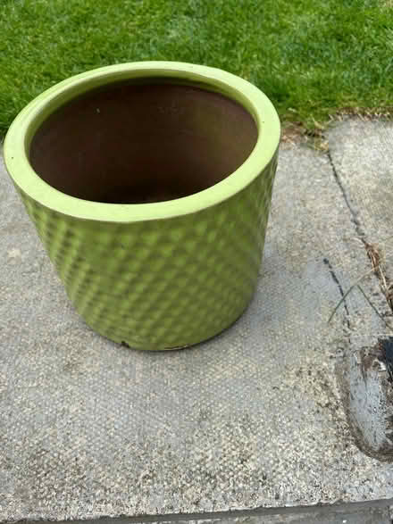 Photo of free Pottery plant pot. (Balgowan DD3) #1