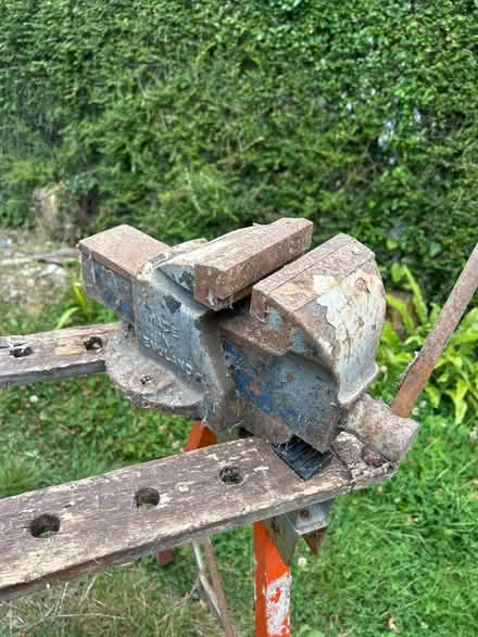 Photo of free Large vice (rusted) (Dolwyd LL31) #1