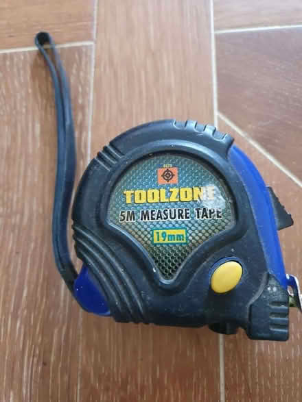 Photo of free 5m Metal Measuring Tape 19mm (Holland Park W11) #1