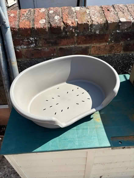 Photo of free Small dog bed/ cat bed (Princes Risborough) #1