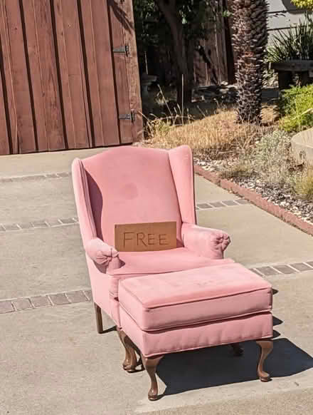 Photo of free pink chair and ottoman (677 Anna Maria, Livermore) #1
