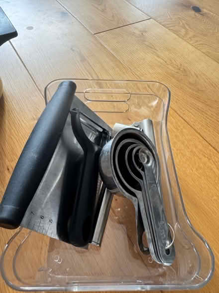 Photo of free Kitchen bits, plant pots and mirror (EC1N) #4