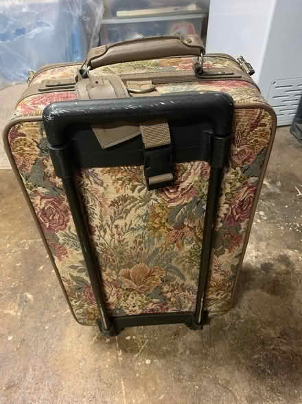 Photo of free Suitcase Set (Near the Int'l airport) #2