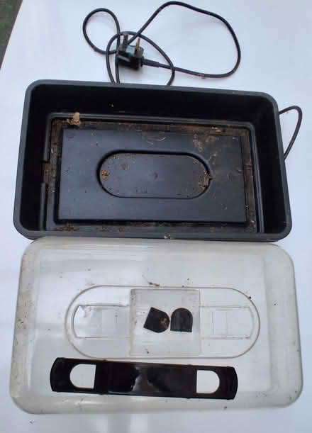 Photo of free Heated propagator with lid, handle and ventilation tabs (Bernards Heath AL1) #1