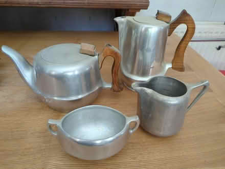 Photo of free Tea pot coffee/hot water pot set (Guildford GU2) #1
