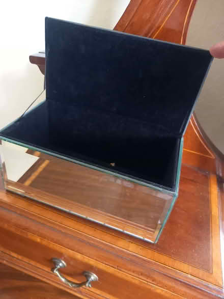 Photo of free Rectangular mirrored jewellery box (Harrogate HG2) #2