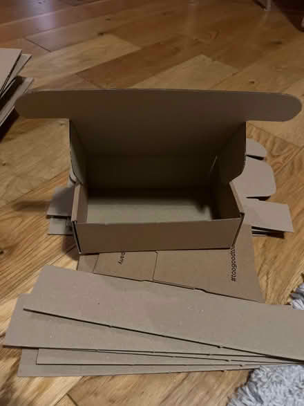 Photo of free Foldable small cardboard boxes (E2) #2