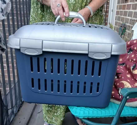 Photo of free Pet carrier (BN18) #2