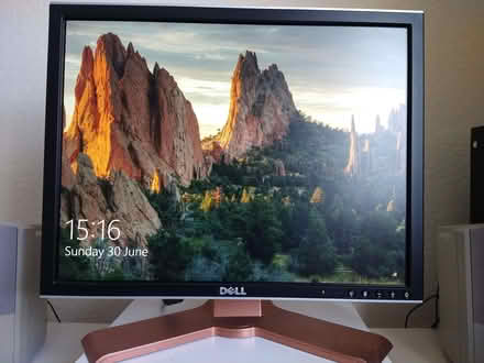 Photo of free Dell 2007FPb 20" 1600x1200px screen (Nether Liberton EH9) #1