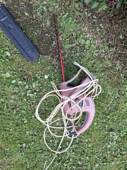 Photo of free Hedge trimmer (Ca24jz) #1