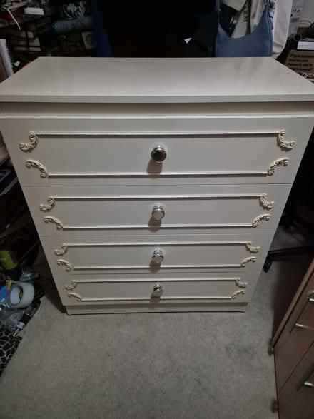 Photo of free slightly fancy chest of drawers (Lincoln LN1) #1