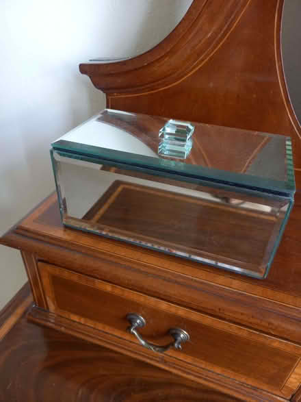 Photo of free Rectangular mirrored jewellery box (Harrogate HG2) #1