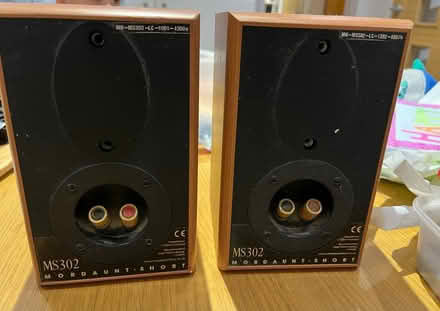 Photo of free Small bookshelf speakers (Dunstable LU6) #2