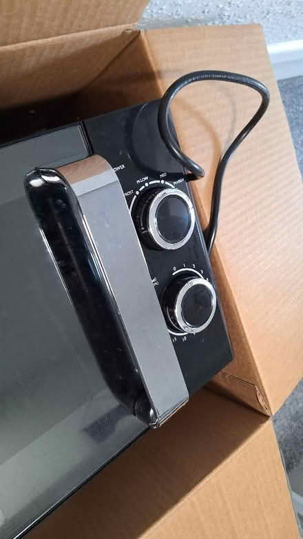 Photo of free Faulty microwave (Tooting SW17) #2