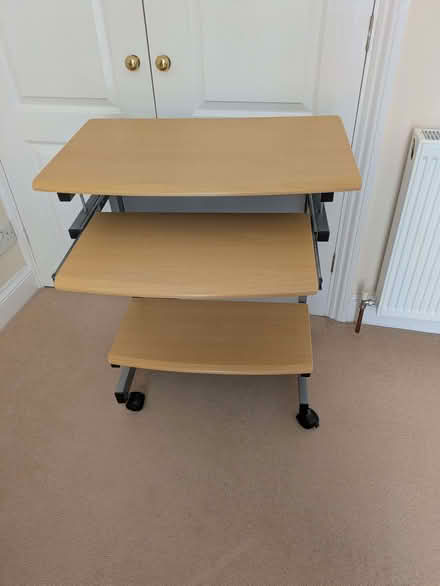 Photo of free Small computer desk (Boxmoor HP1) #1