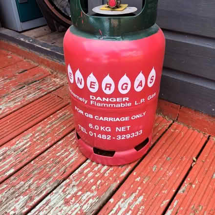 Photo of free 6 kg enerpac gas bottle (Desborough Nn142qg) #1