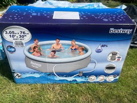 Photo of free Bestway 10 ft fast set pool (Barnes SW13) #1