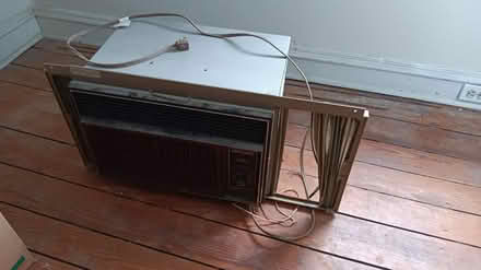 Photo of free Working air conditioner 6000 btu (19095) #1