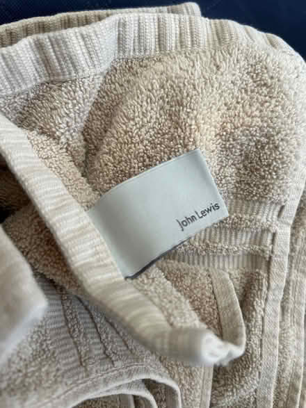 Photo of free 2 bath towels (Northcourt OX14) #2