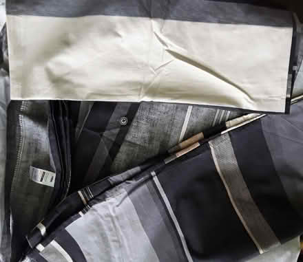 Photo of free King Size Polycotton Duvet Cover & 2 Pillowcases (CT15) #1