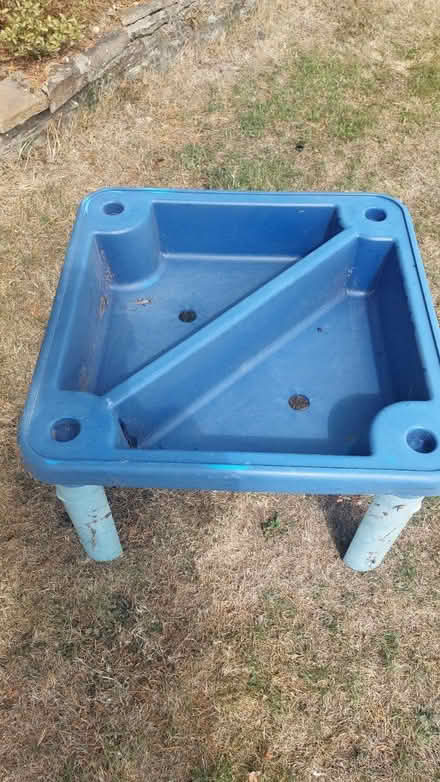Photo of free Sand and water table (Heeley green S2) #2
