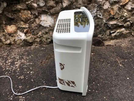 Photo of free Delonghi Air purifier AC150 (Beaconsfield HP9) #3