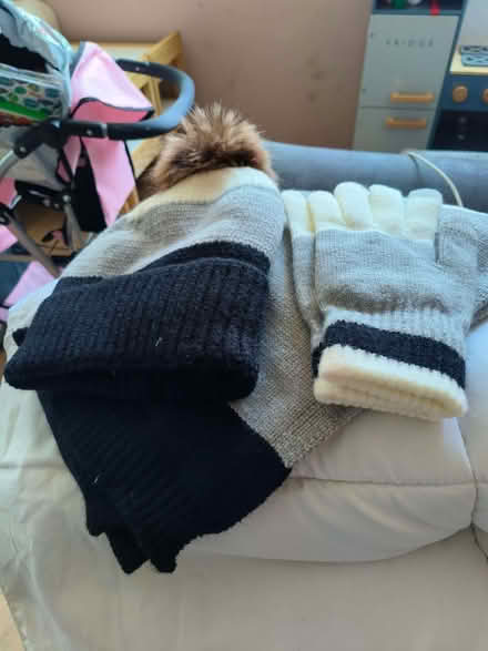 Photo of free Glove, hat and scarf set (North Road N7) #1