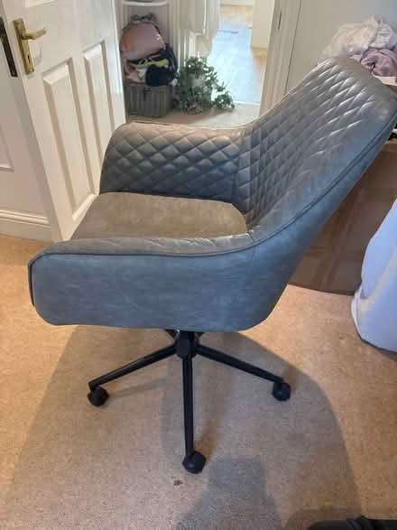 Photo of free Office chair (SW1V) #3