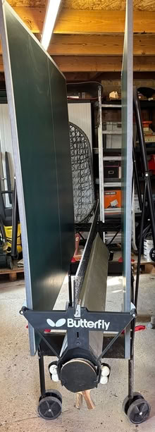 Photo of free Full size table tennis table (Billericay CM12) #3