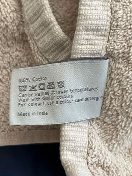 Photo of free 2 bath towels (Northcourt OX14) #3