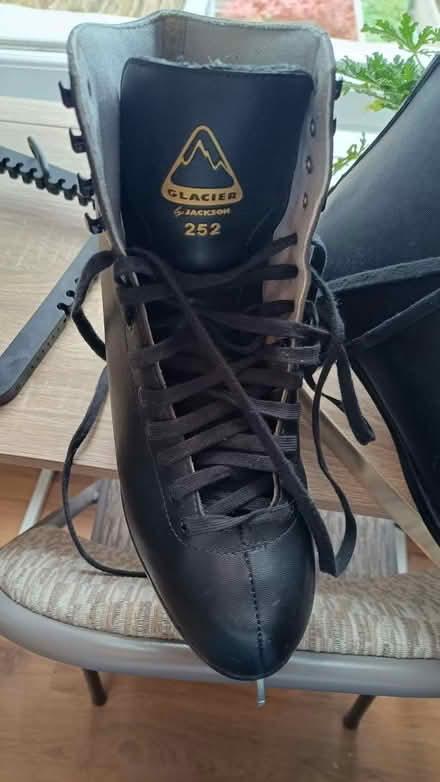 Photo of free Men's ice skates (E17 Wood Street / Walthamstow) #1
