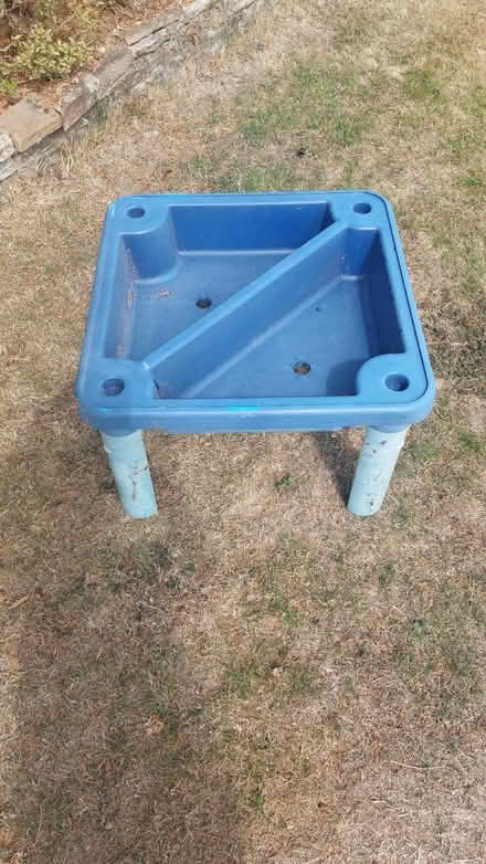 Photo of free Sand and water table (Heeley green S2) #1