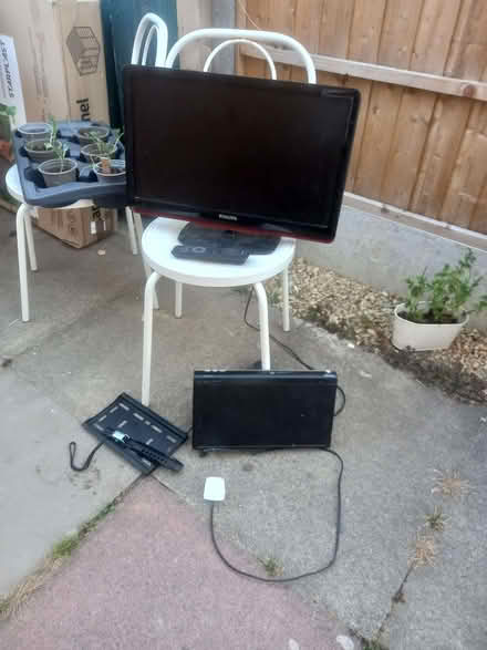 Photo of free Small Philips tv and dvd player (Barnard's Green WR14) #1