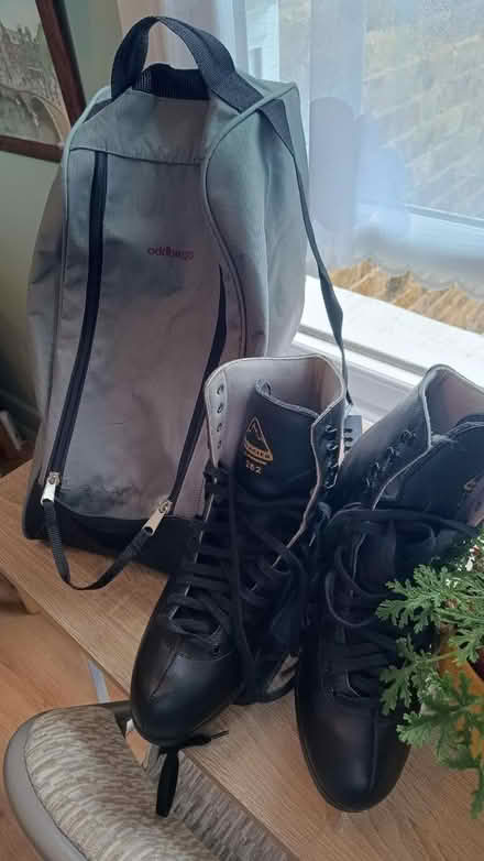 Photo of free Men's ice skates (E17 Wood Street / Walthamstow) #2