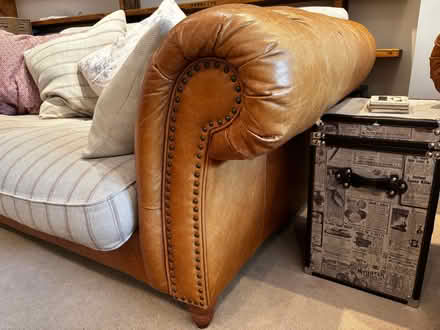 Photo of free 2x leather sofas (Hertsmere WD6) #4