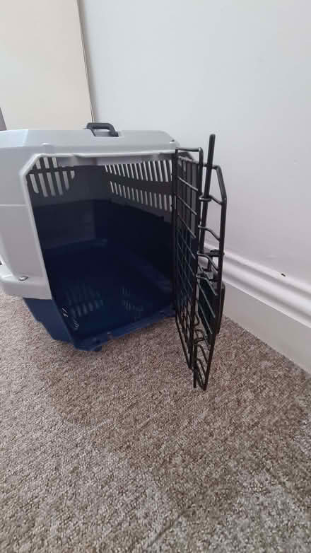 Photo of free Cat carrier bag/backpack and carrier cage (Tottenham N17) #3