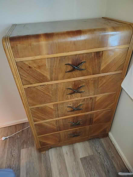 Photo of free Vintage dresser (97138) #1