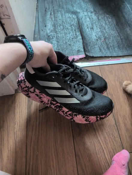 Photo of free Size 6 Adidas trainers (E17 6DA) #1