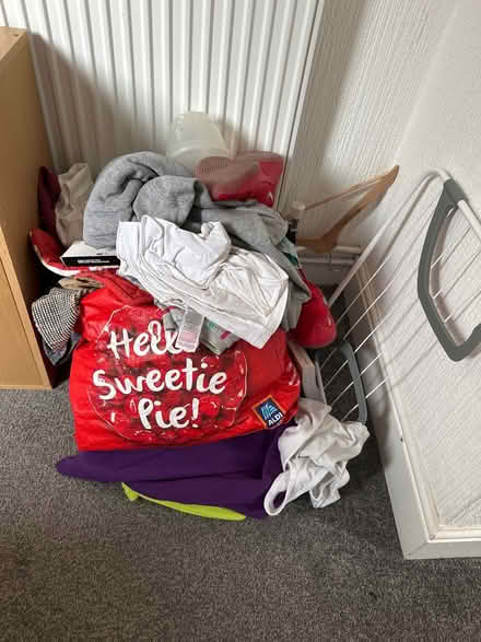 Photo of free bag of clothes (sw20) #1