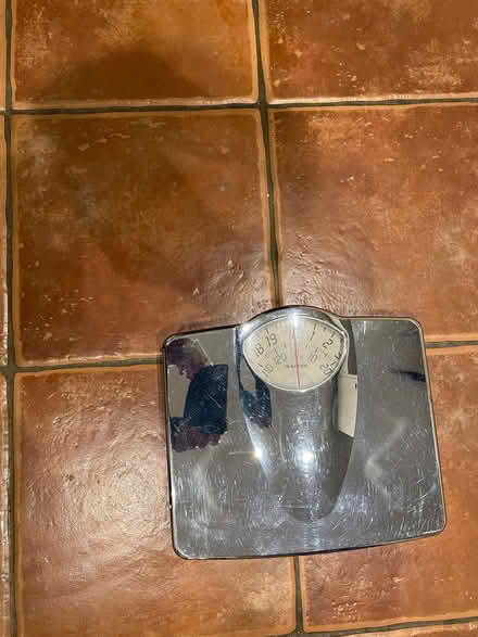 Photo of free stand on weighing scales (North Ascot SL5) #2